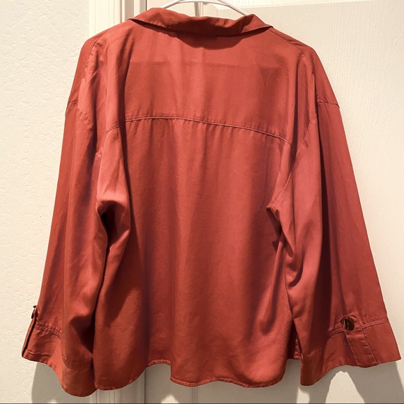 MNY Andrew Marc Top - Picture 6 of 7